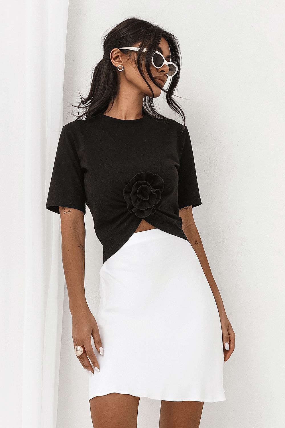 Bluzka Model Elvie B56 Black - IVON