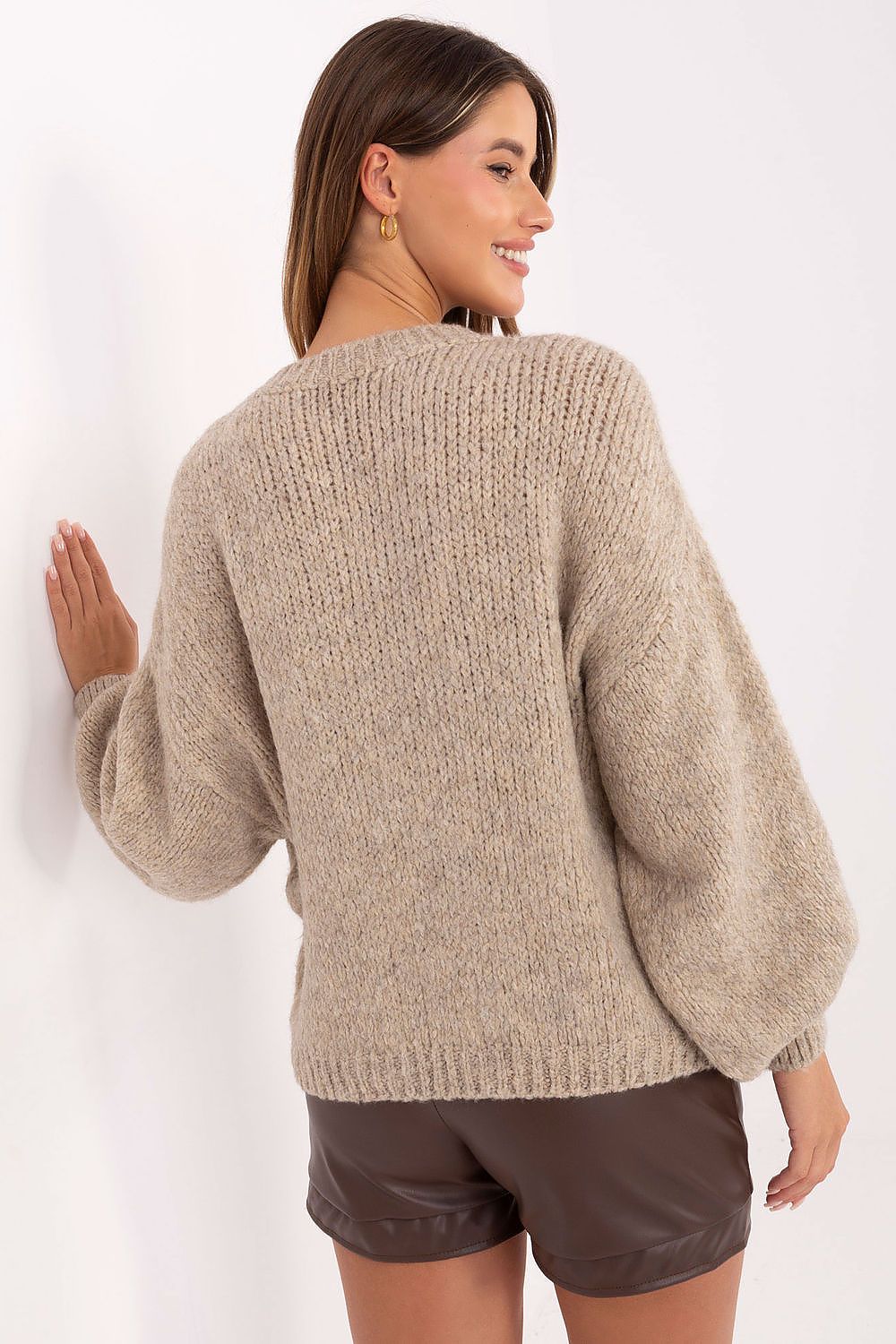 Sweter Damski Model MI-SW-1909.21 Beige - Italy Moda
