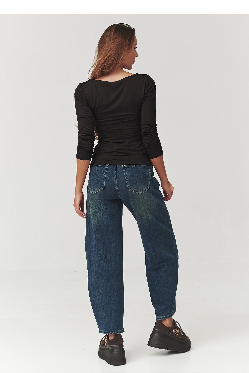 Bluzka Model C10 Black - Makadamia